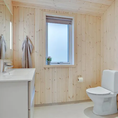 Holiday home Jerrit - 225m From The Sea By Interhome *